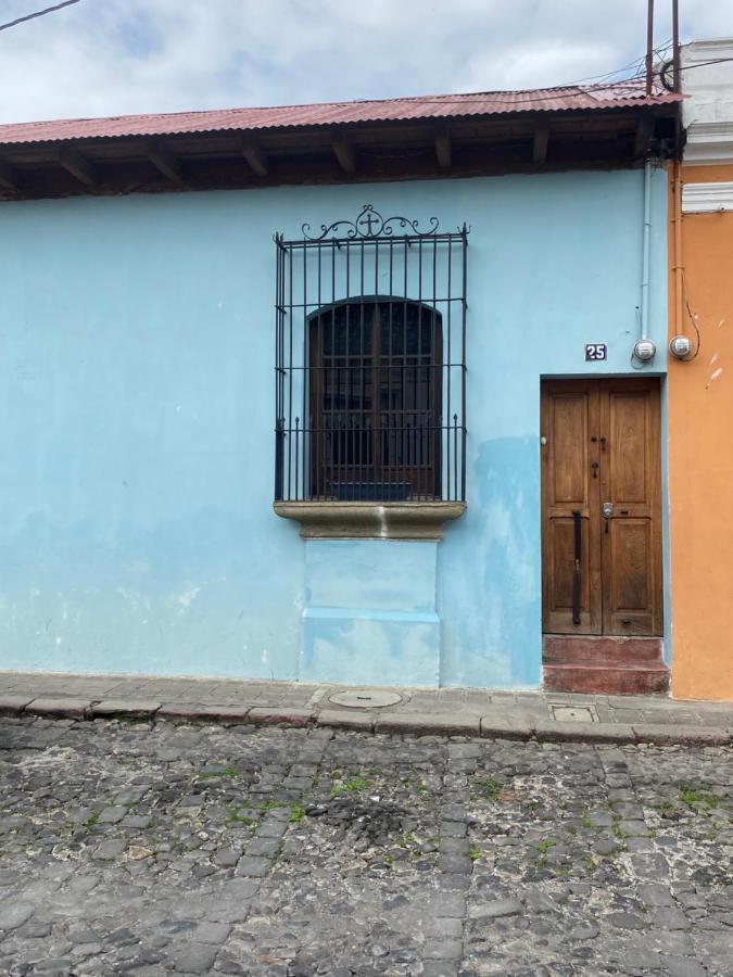 El Extranjero Hostal Antigua Exterior photo