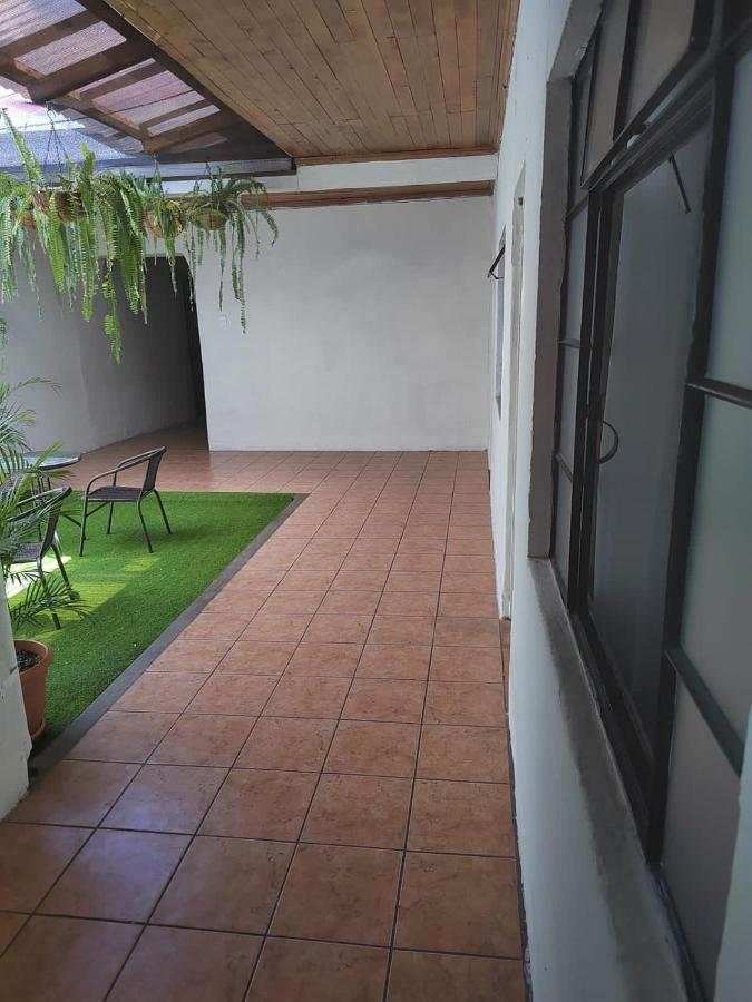 El Extranjero Hostal Antigua Exterior photo